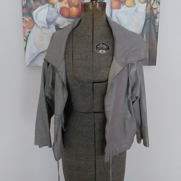 Silver jacket - Picture 1 of 3